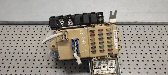 Subaru Legacy Fuse module 990407