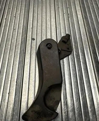 BMW 5 E39 Engine bonnet (hood) release handle 8226621
