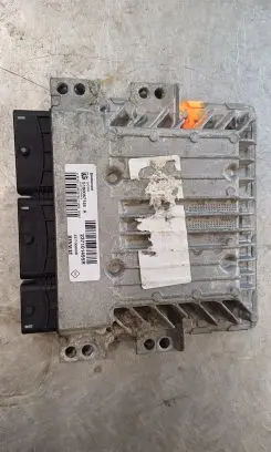 Renault Megane III Engine control unit/module 237101495R S180067144