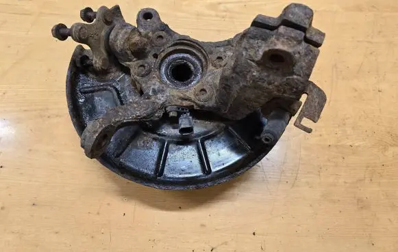Volkswagen Caddy Front wheel hub spindle knuckle