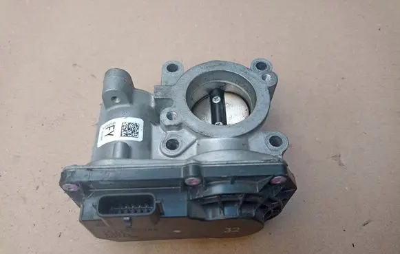 Nissan X-Trail T31 Throttle valve 161206038R