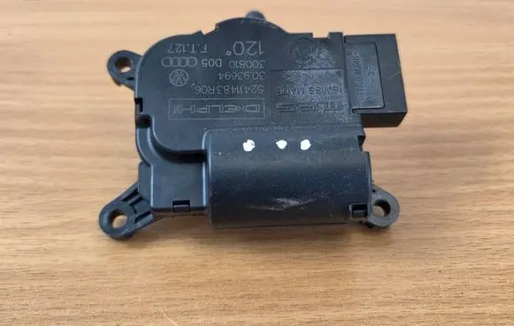 Audi Q7 4L Air flap motor/actuator 52411483R06 3093694 300810D05