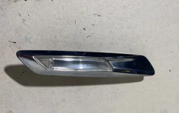 BMW 5 F10 F11 Front fender indicator light 7154168