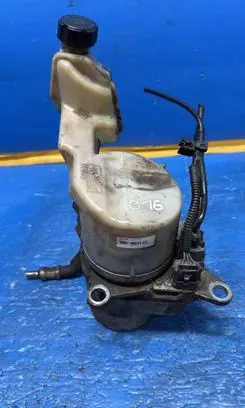 Ford Fiesta Power steering pump 5S613K514CC