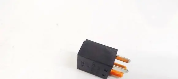 Mitsubishi Colt Other relay MB953382 044652A