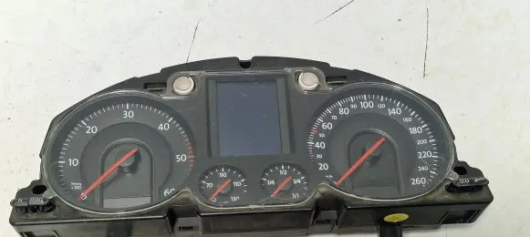 Volkswagen PASSAT B6 Speedometer (instrument cluster) A2C53106067