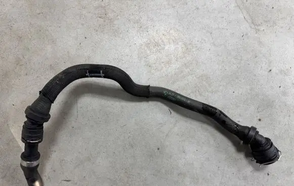 BMW X1 U11 Engine coolant pipe/hose 8841814