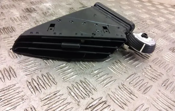Ford Kuga II Dash center air vent grill 07465000