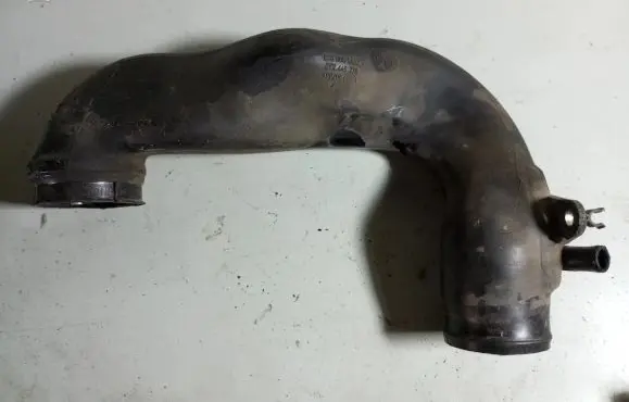 Opel Astra H Air intake duct part 8980055582 ETX446278