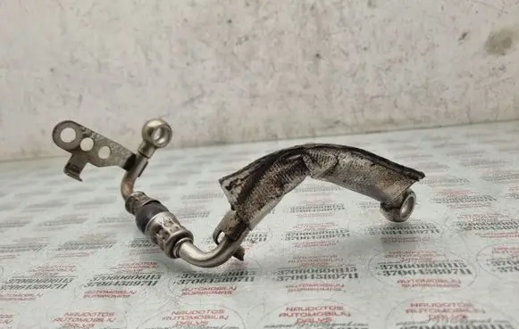 Audi A4 S4 B7 8E 8H Turbo turbocharger oiling pipe/hose 06D121497A