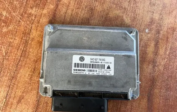 Volkswagen Touareg I Gearbox control unit/module 0AD927755BG K22070 H19S0126