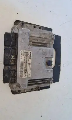 Peugeot 3008 I Engine control unit/module 9653958980 1039S15669 10012981