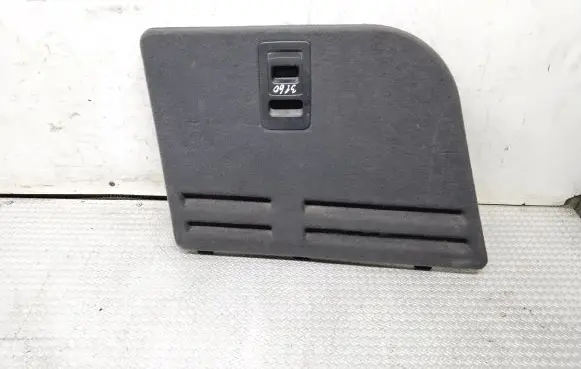 Trunk/boot side trim panel