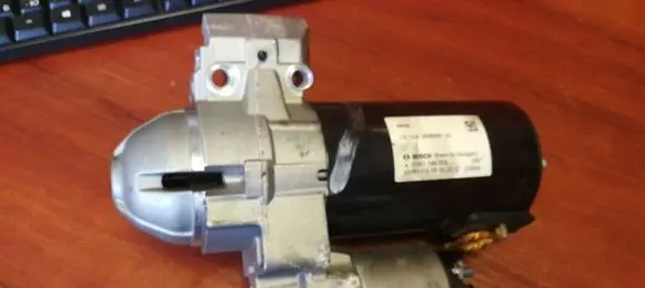 BMW 7 G11 G12 Starter motor 8589891