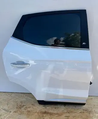 MG ZS Rear door 