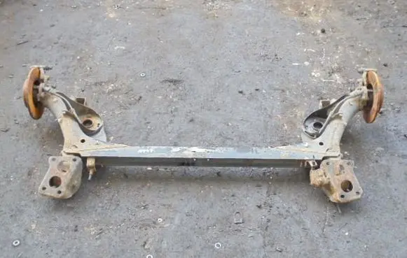 Skoda Octavia Mk2 (1Z) Rear beam 