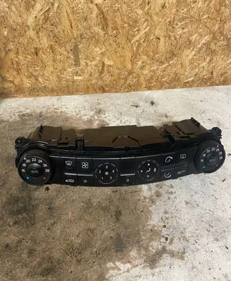 Mercedes-Benz E W211 Climate control unit 2118300085 00101904