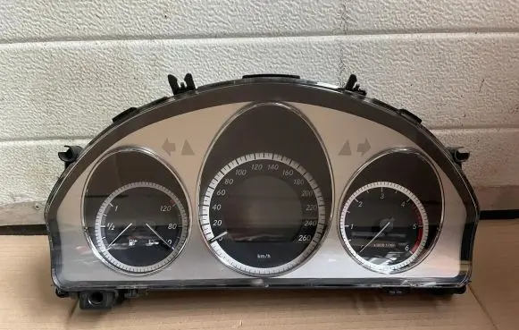 Mercedes-Benz C W204 Speedometer (instrument cluster) 2049003802