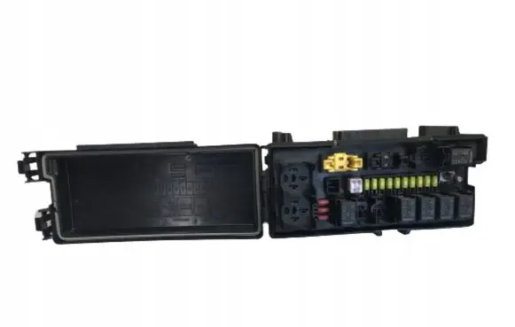Jeep Grand Cherokee (WK) Fuse module 04692087AB