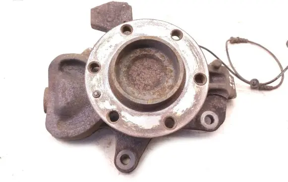 Mercedes-Benz Sprinter W906 Front wheel hub A906332 A9069050601