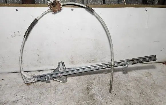 Renault Master II Front door manual window regulator 