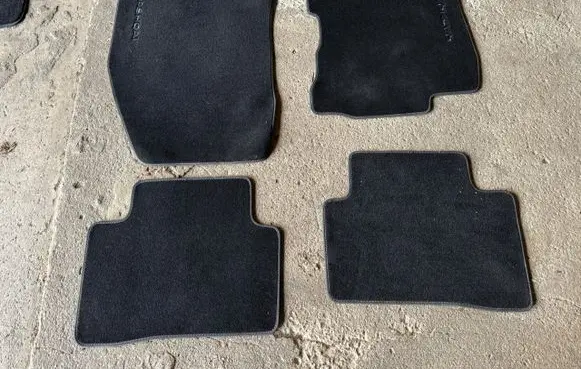 Nissan Qashqai Car floor mat set KE7454E200CA 9006493 D215