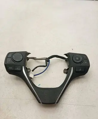 Toyota Auris E180 Steering wheel buttons/switches F70CS1302