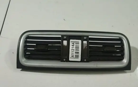 Skoda Fabia Mk2 (5J) Dash center air vent grill 