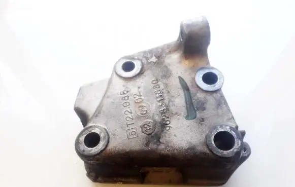 Peugeot 607 Engine mounting bracket 9628311880 5T2208B