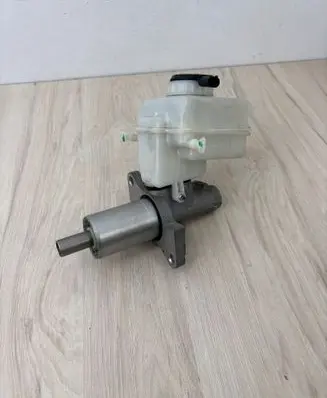 BMW X5 F15 Master brake cylinder 6771718