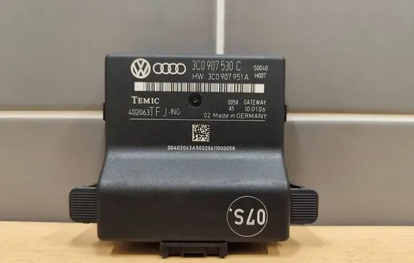 Volkswagen PASSAT B6 Gateway control module 3C0907530C 3C0907951A