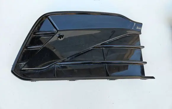 Volkswagen Golf VIII Front bumper lower grill 5H0853666H