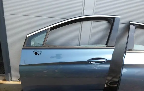 Opel Astra K Front door