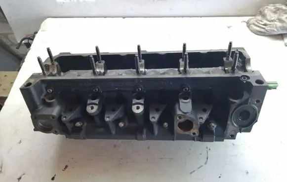 Ford C-MAX I Engine head 6690Q6090 6690Q6090A1A