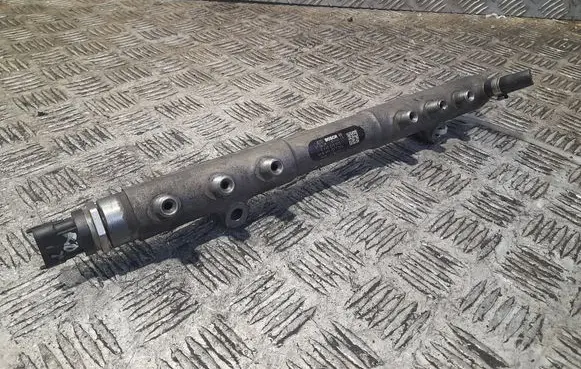 Volvo V70 Fuel main line pipe 30777554 0445215023
