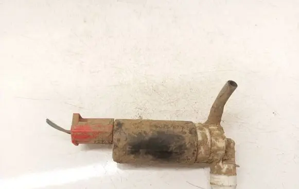 Toyota Yaris Windscreen/windshield washer pump 