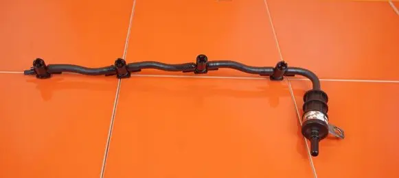 Nissan Qashqai+2 Fuel line pipe PRZELEWY 19MB47
