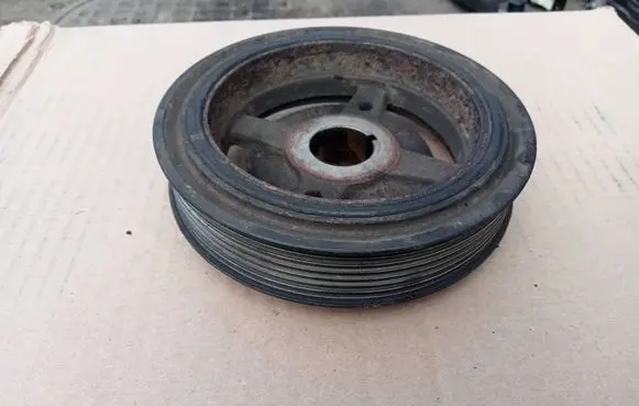 Toyota Avensis T250 Crankshaft pulley 0000