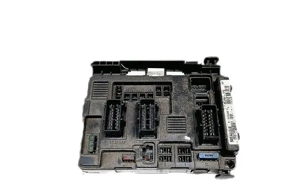 Peugeot 206+ Fuse module 9643498980