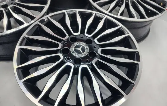 Mercedes-Benz V Class W447 R18 alloy rim A4474013700