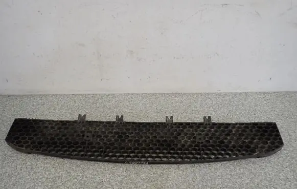 Rear bumper trim bar molding