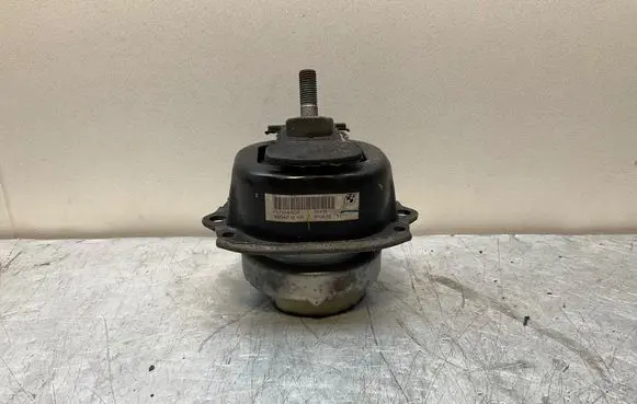 Engine mount bracket