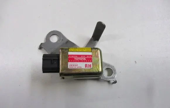 Toyota Hilux (N140, N150, N160, N170) Airbag deployment crash/impact sensor 8986042020