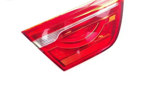 Tailgate rear/tail lights