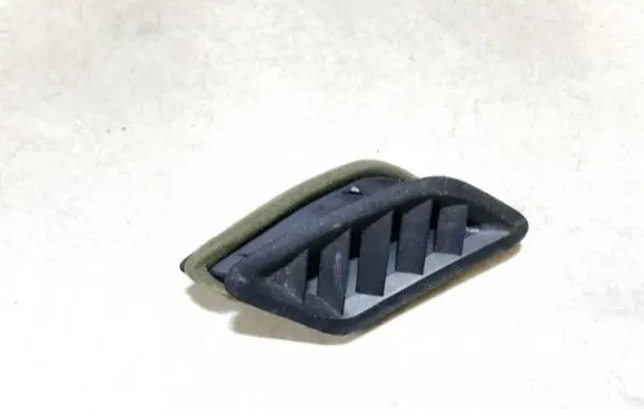 Nissan Qashqai Dash center air vent grill