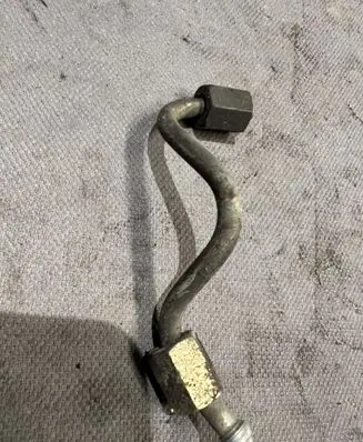 Hyundai Tucson JM Fuel injector supply line/pipe 