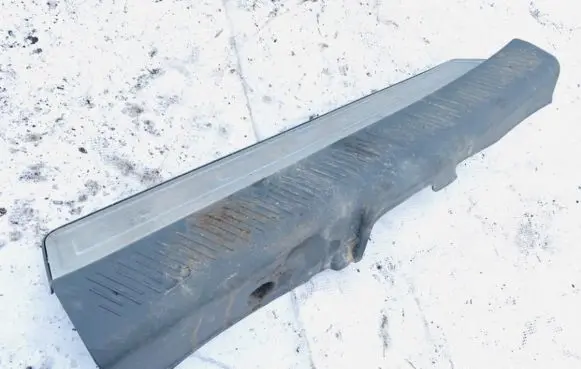 Hyundai Santa Fe Front sill trim cover x8588126010 x85881-26010