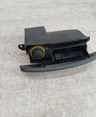 Renault Megane I Car ashtray 7700847578 R629191 M3209