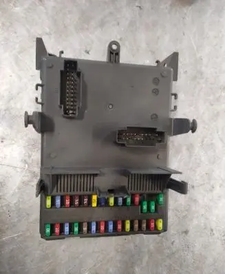 Renault Laguna II Fuse module 8200371614