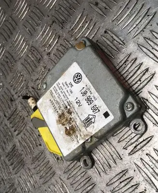 Volkswagen PASSAT B5 Airbag control unit/module 1J0909607 5WK4199 00302MOGLLYX